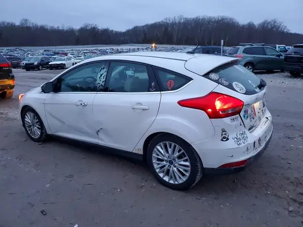 1FADP3N29JL283433 2018 FORD FOCUS - Image 2