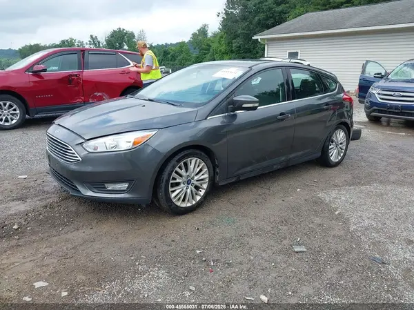 1FADP3N29JL306404 2018 FORD FOCUS - Image 2