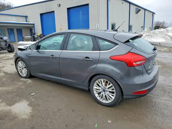 1FADP3N29JL323834 2018 FORD FOCUS - Image 2