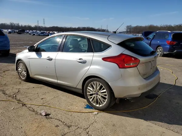 1FADP3N29JL325860 2018 FORD FOCUS - Image 2