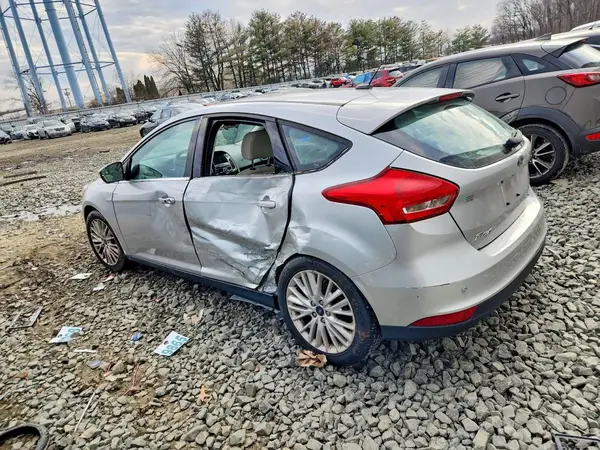 1FADP3N29JL326006 2018 FORD FOCUS - Image 2