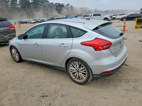 1FADP3N29JL326121 2018 FORD FOCUS - Image 2