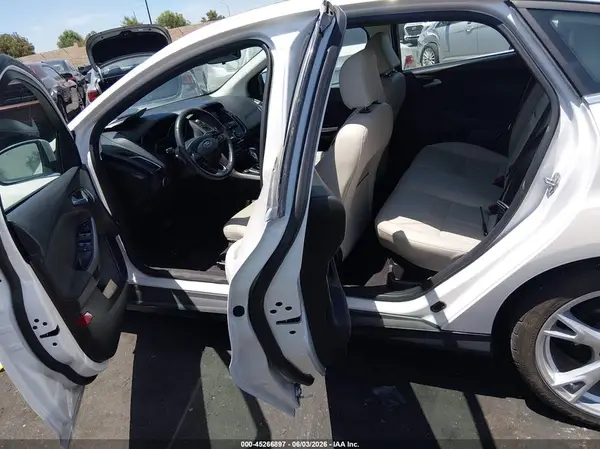 1FADP3N2XGL387843 2016 FORD FOCUS - Image 8