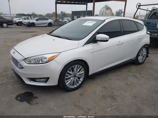 1FADP3N2XHL239192 2017 FORD FOCUS - Image 2