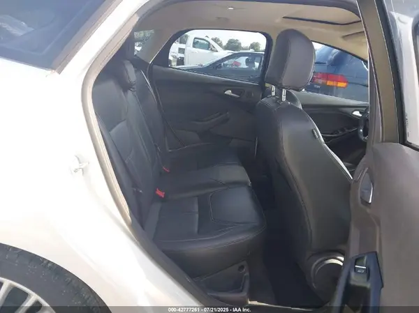 1FADP3N2XHL295925 2017 FORD FOCUS - Image 8