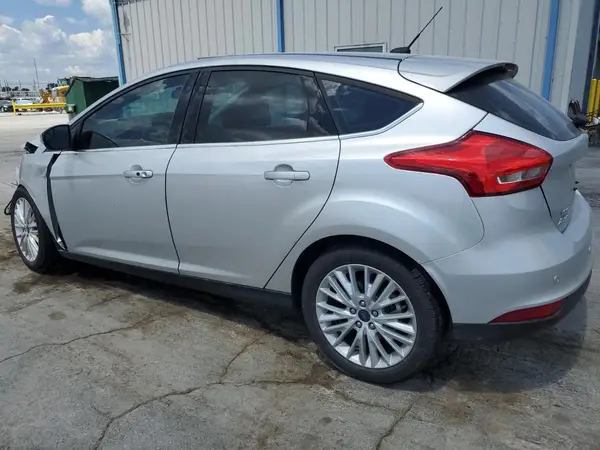 1FADP3N2XHL320595 2017 FORD FOCUS - Image 2