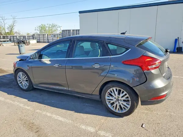 1FADP3N2XJL323423 2018 FORD FOCUS - Image 2