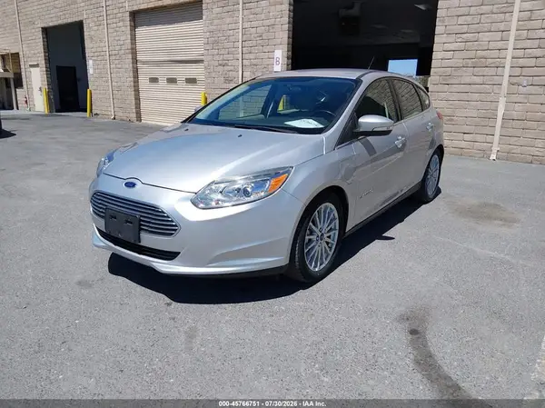 1FADP3R40JL296115 2018 FORD FOCUS - Image 2