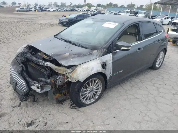1FADP3R41GL363233 2016 FORD FOCUS - Image 2