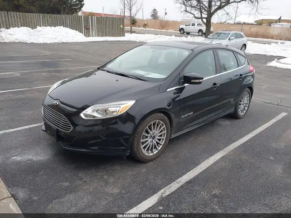 1FADP3R41GL388312 2016 FORD FOCUS - Image 2