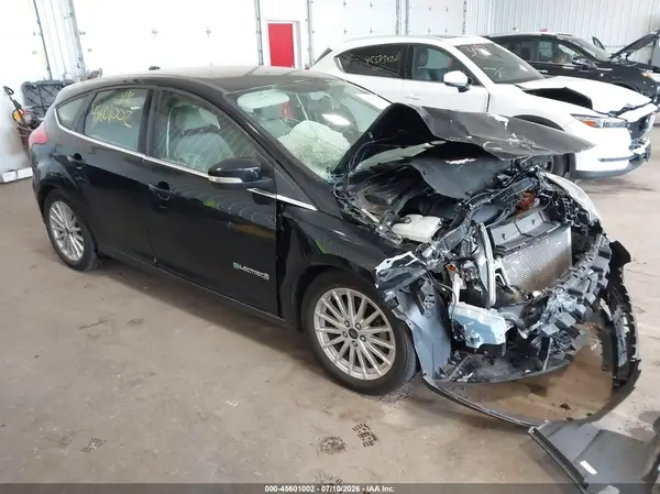 1FADP3R41HL343565 2017 FORD FOCUS - Image 1