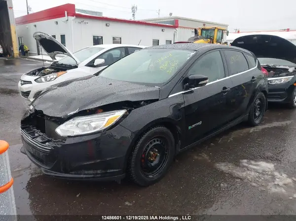 1FADP3R41JL263205 2018 FORD FOCUS - Image 2