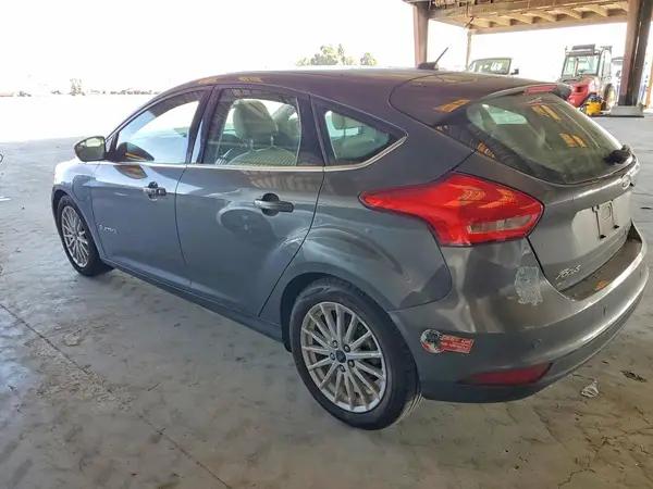 1FADP3R42HL290679 2017 FORD FOCUS - Image 2