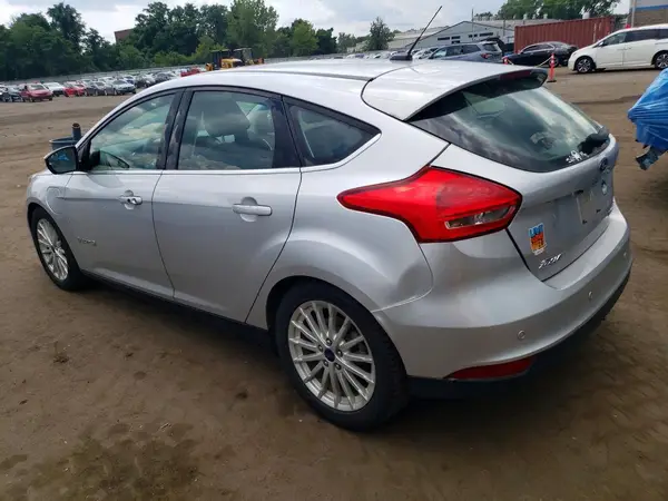 1FADP3R45HL261807 2017 FORD FOCUS - Image 2