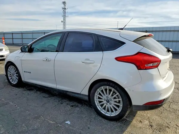 1FADP3R47HL263817 2017 FORD FOCUS - Image 2
