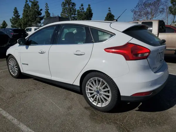 1FADP3R47HL348186 2017 FORD FOCUS - Image 2
