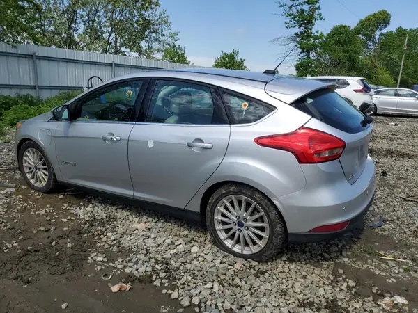 1FADP3R47JL225963 2018 FORD FOCUS - Image 2