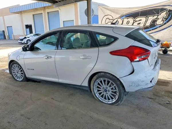 1FADP3R48GL369952 2016 FORD FOCUS - Image 2
