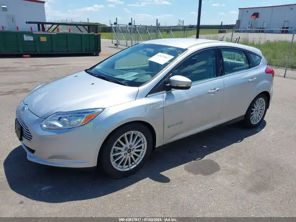 1FADP3R48HL239171 2017 FORD FOCUS - Image 2