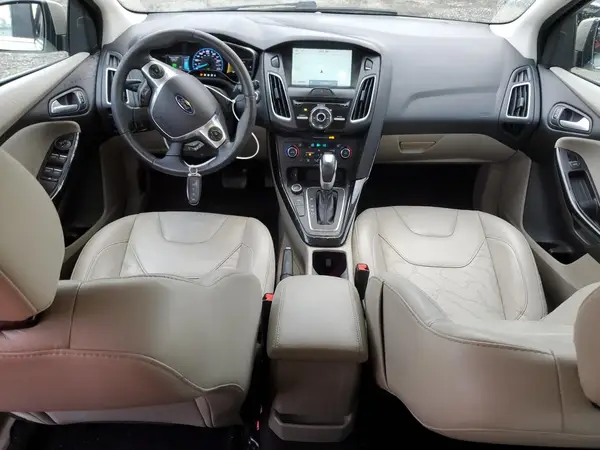 1FADP3R48HL263633 2017 FORD FOCUS - Image 8