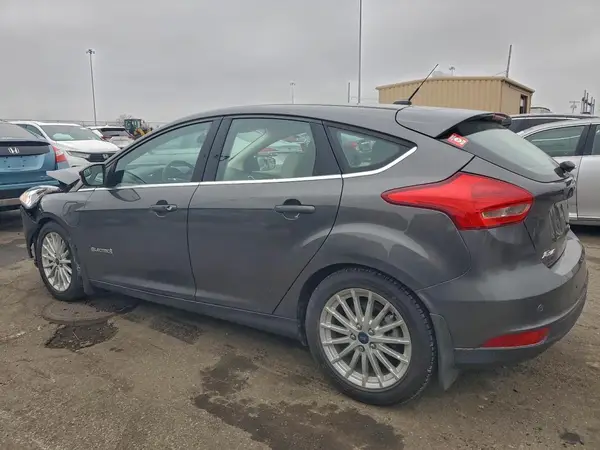 1FADP3R49JL263310 2018 FORD FOCUS - Image 2