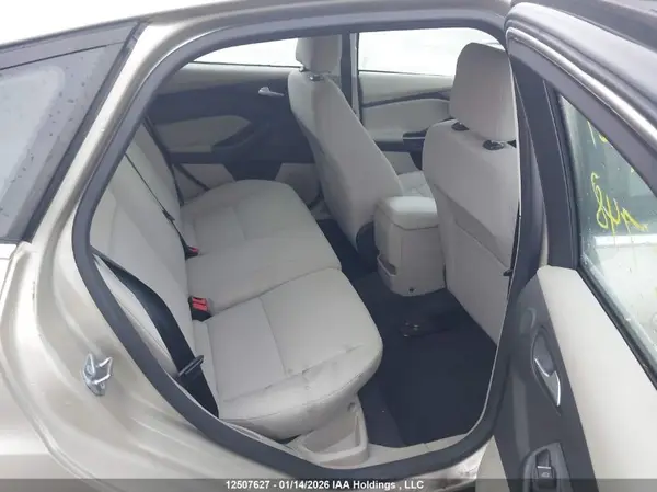 1FADP3R49JL305748 2018 FORD FOCUS - Image 8