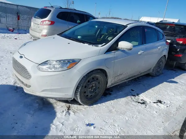 1FADP3R4XJL317584 2018 FORD FOCUS - Image 2