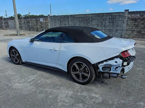 1FAGP8UH0S5120725 2025 FORD MUSTANG - Image 2