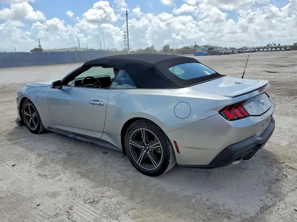1FAGP8UH1R5120548 2024 FORD MUSTANG - Image 2