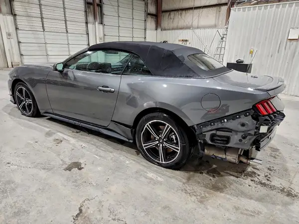 1FAGP8UH1S5105330 2025 FORD MUSTANG - Image 2