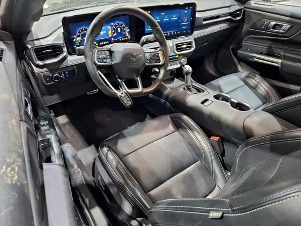1FAGP8UH1S5105330 2025 FORD MUSTANG - Image 8
