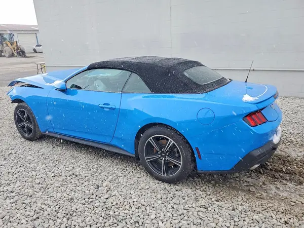 1FAGP8UH1S5121012 2025 FORD MUSTANG - Image 2