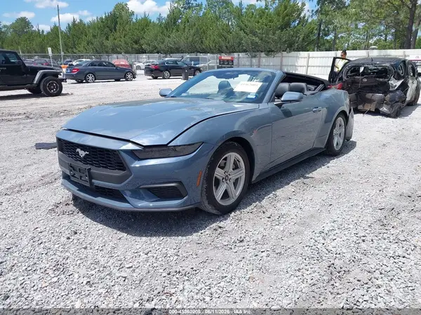 1FAGP8UH1T5119052 2026 FORD MUSTANG - Image 2