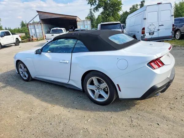 1FAGP8UH1T5121013 2026 FORD MUSTANG - Image 2