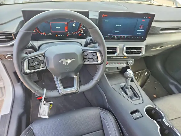 1FAGP8UH1T5121013 2026 FORD MUSTANG - Image 8