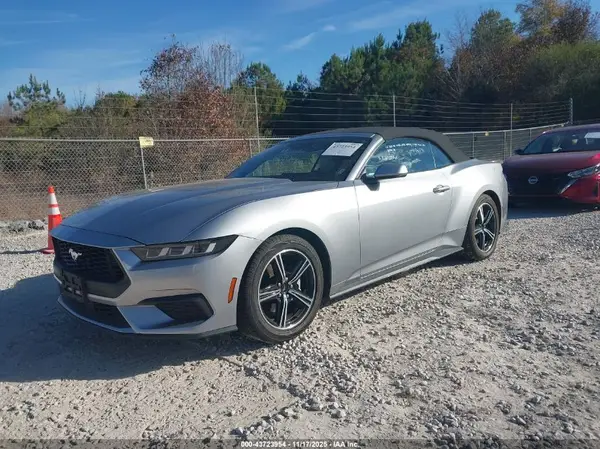 1FAGP8UH2R5140629 2024 FORD MUSTANG - Image 2
