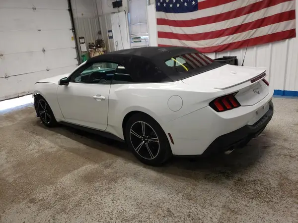 1FAGP8UH2S5106907 2025 FORD MUSTANG - Image 2