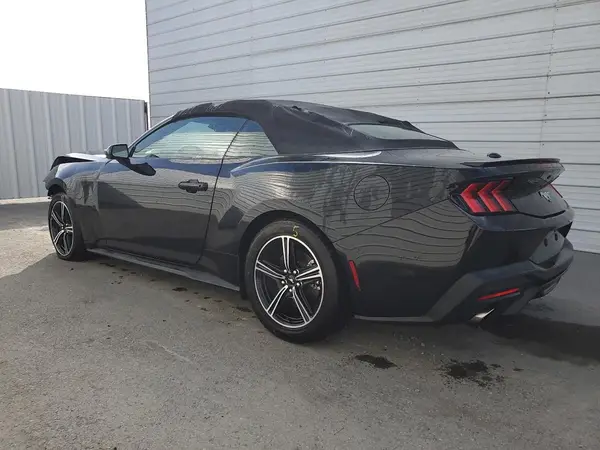 1FAGP8UH2S5111296 2025 FORD MUSTANG - Image 2