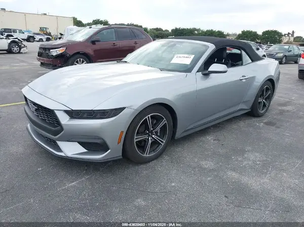 1FAGP8UH2S5121049 2025 FORD MUSTANG - Image 2