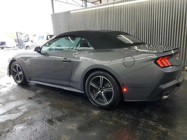 1FAGP8UH3R5133561 2024 FORD MUSTANG - Image 2