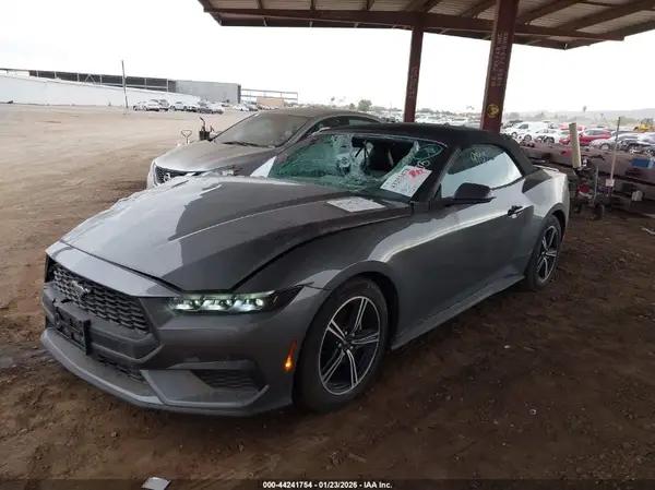 1FAGP8UH3S5117785 2025 FORD MUSTANG - Image 2