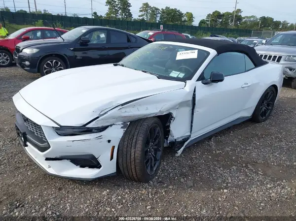 1FAGP8UH3S5128009 2025 FORD MUSTANG - Image 2