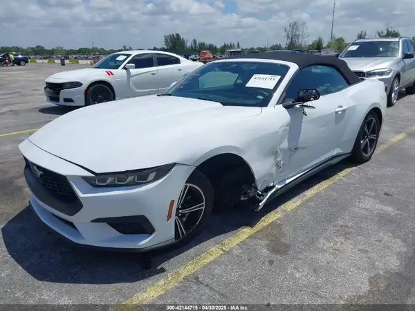 1FAGP8UH4S5105984 2025 FORD MUSTANG - Image 2