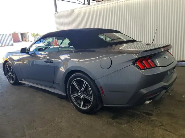 1FAGP8UH4S5111123 2025 FORD MUSTANG - Image 2