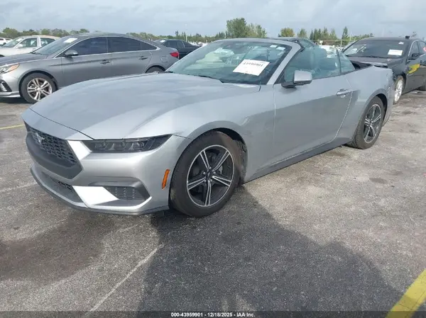 1FAGP8UH4S5127418 2025 FORD MUSTANG - Image 2