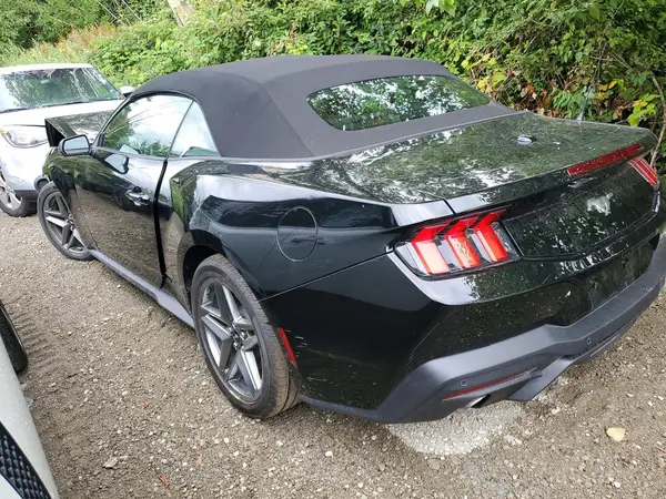 1FAGP8UH4T5121152 2026 FORD MUSTANG - Image 2