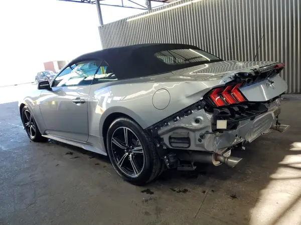 1FAGP8UH5S5106206 2025 FORD MUSTANG - Image 2