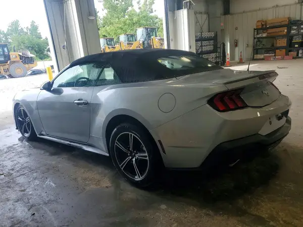 1FAGP8UH5S5127332 2025 FORD MUSTANG - Image 2