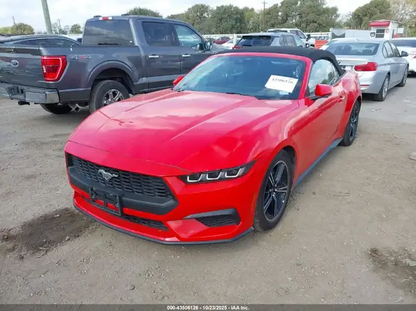 1FAGP8UH6S5105162 2025 FORD MUSTANG - Image 2