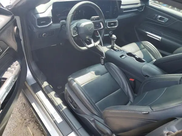 1FAGP8UH6S5118624 2025 FORD MUSTANG - Image 8